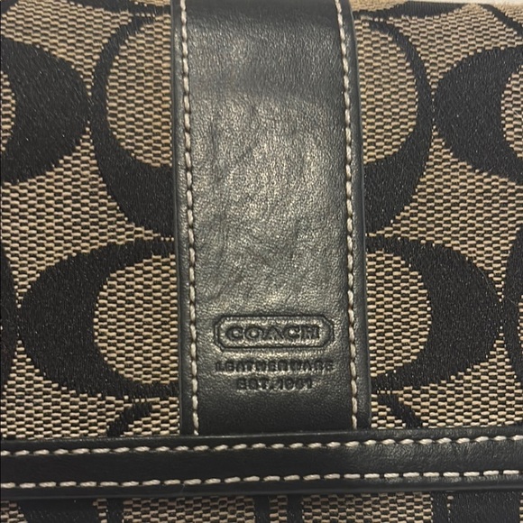 Coach Monogram Signature Wallet - Picture 3 of 10